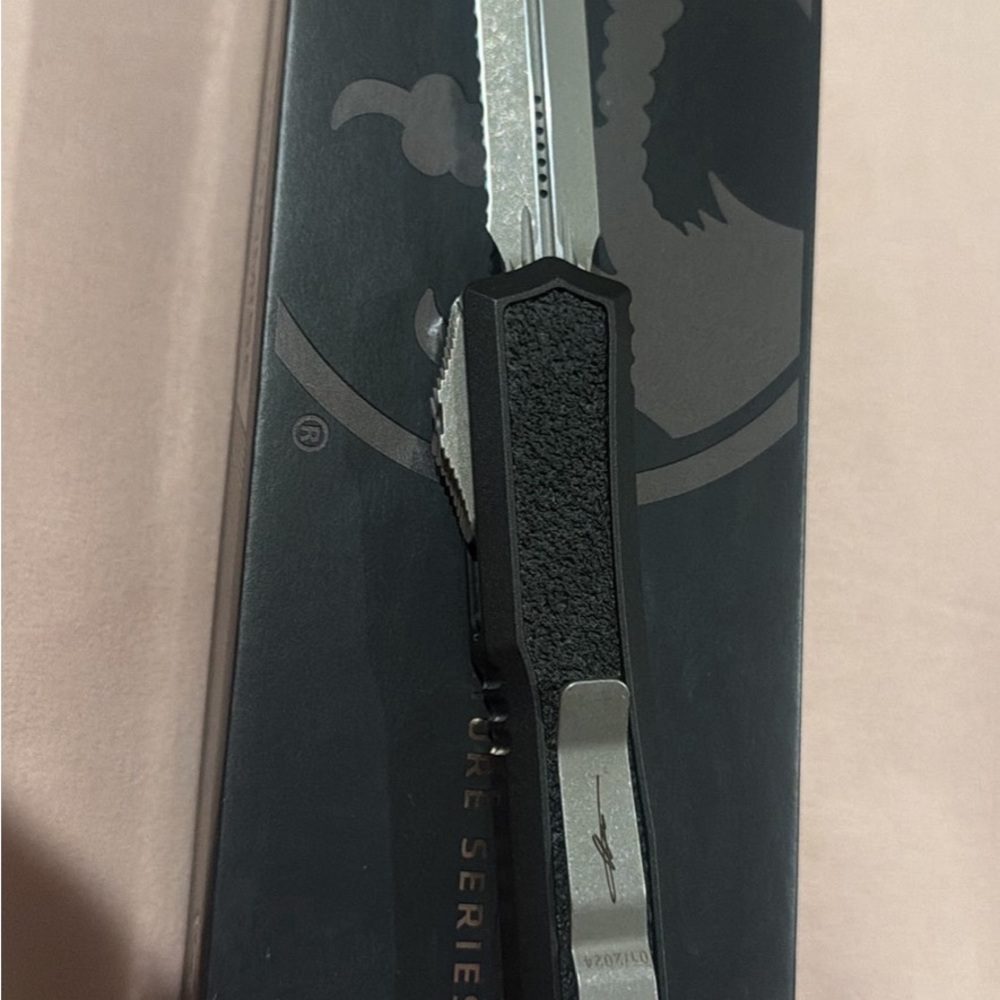 Microtech Double-Edged OTF Knife - Black - Picture 3 of 5